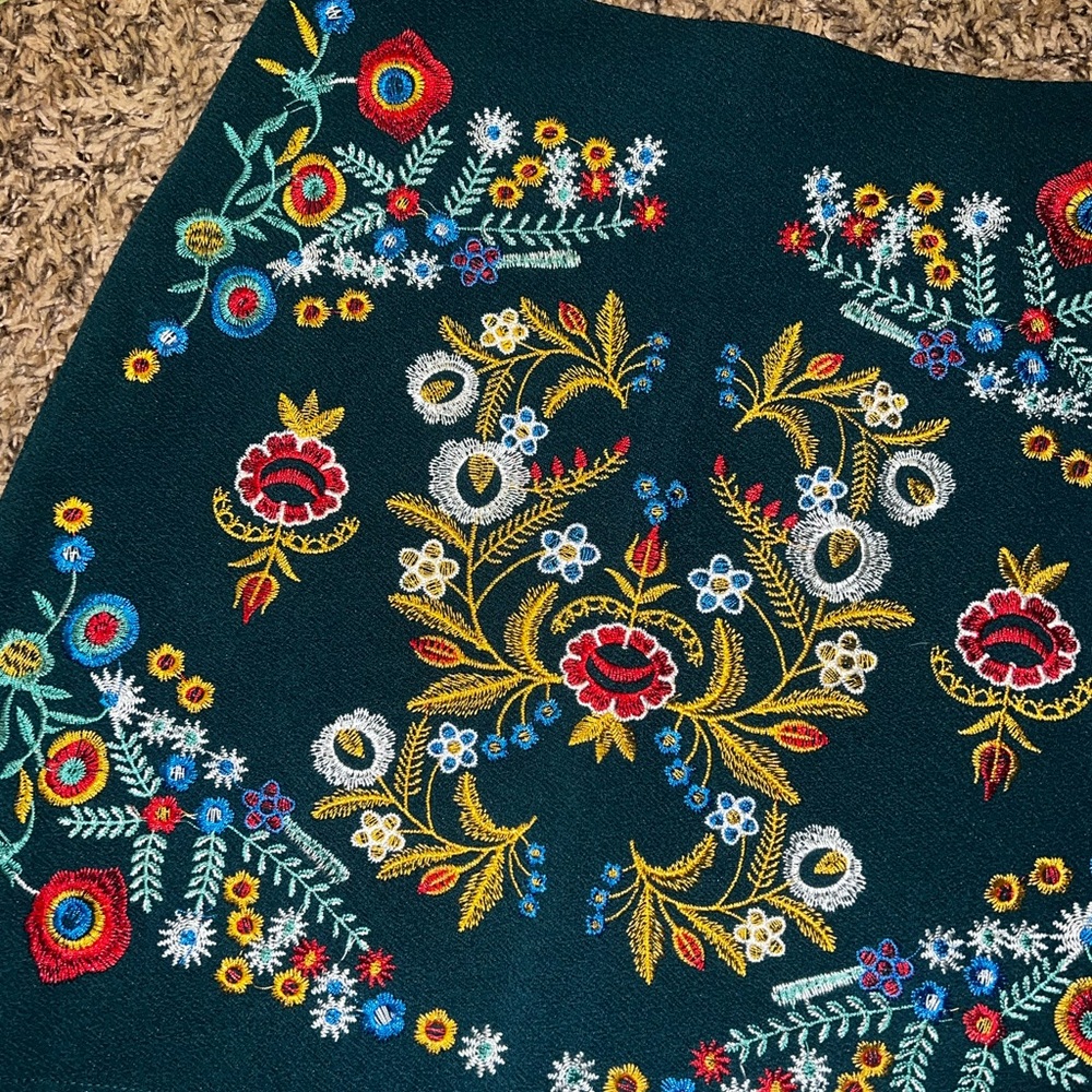 XS Emerald Green Skirt with Embroidery